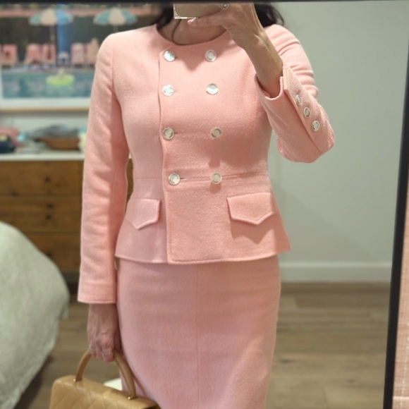 Chanel Vintage 1997P Pink Skirt Suit w 9 MOP logo buttons Sz FR 34 / US 0-2 - Picture 3 of 16